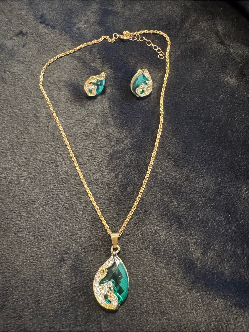 Gold Plated Teardrop Green Crystal Necklace and Earring Set